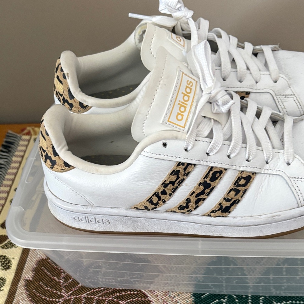 Adidas Cloudfoam White Leather Women’s Sneakers with Animal Print Accents Sz 6.5 - Picture 5 of 14